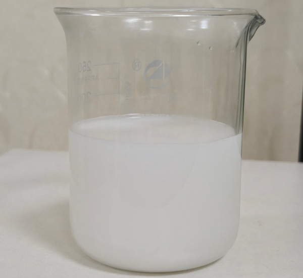 Diluted 3900B-14 water-based die casting lubricant, ready for automated spray systems in thin-wall magnesium alloy production.