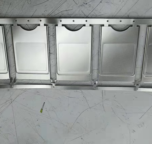 6683 silicone-free neutral cleaner cleans stainless steel precision internal components - high purity after cleaning for precision manufacturing