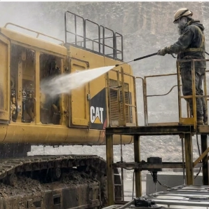 Heavy Equipment Maintenance in Central Asian Mining: Solving Hard Water & Grease Build-Up